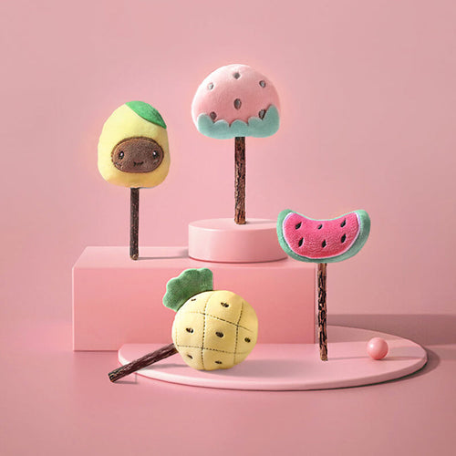 Set van kattenspeeltjes in de vorm van fruit
